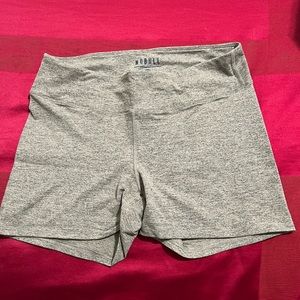 NWOT NOBULL WOMANS FALLEN ROCK 4” shorts medium